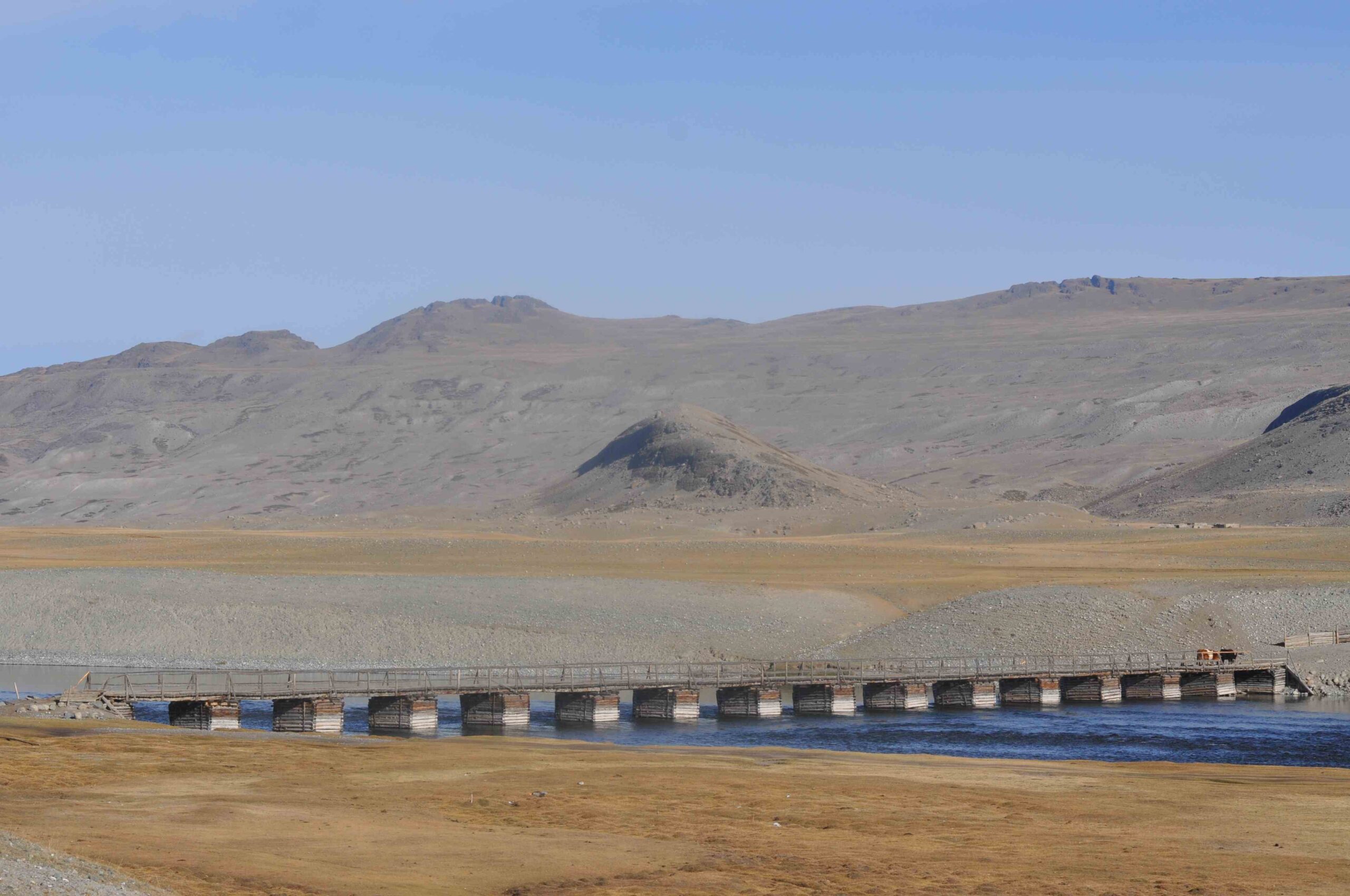 Brücke am Fuss des Altaigebirges Mongolei